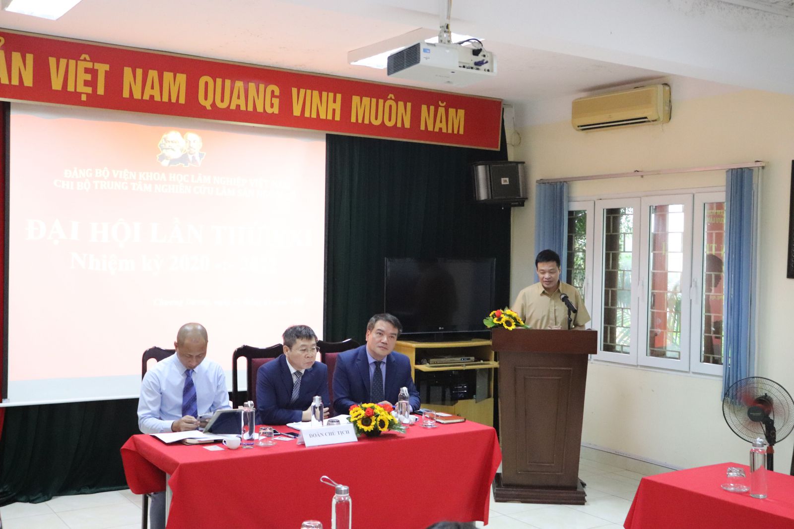 GS.TS Võ Đại Hải - Bí thư Đảng ủy Viện Khoa học Lâm nghiệp Việt Nam phát biểu chỉ đạo